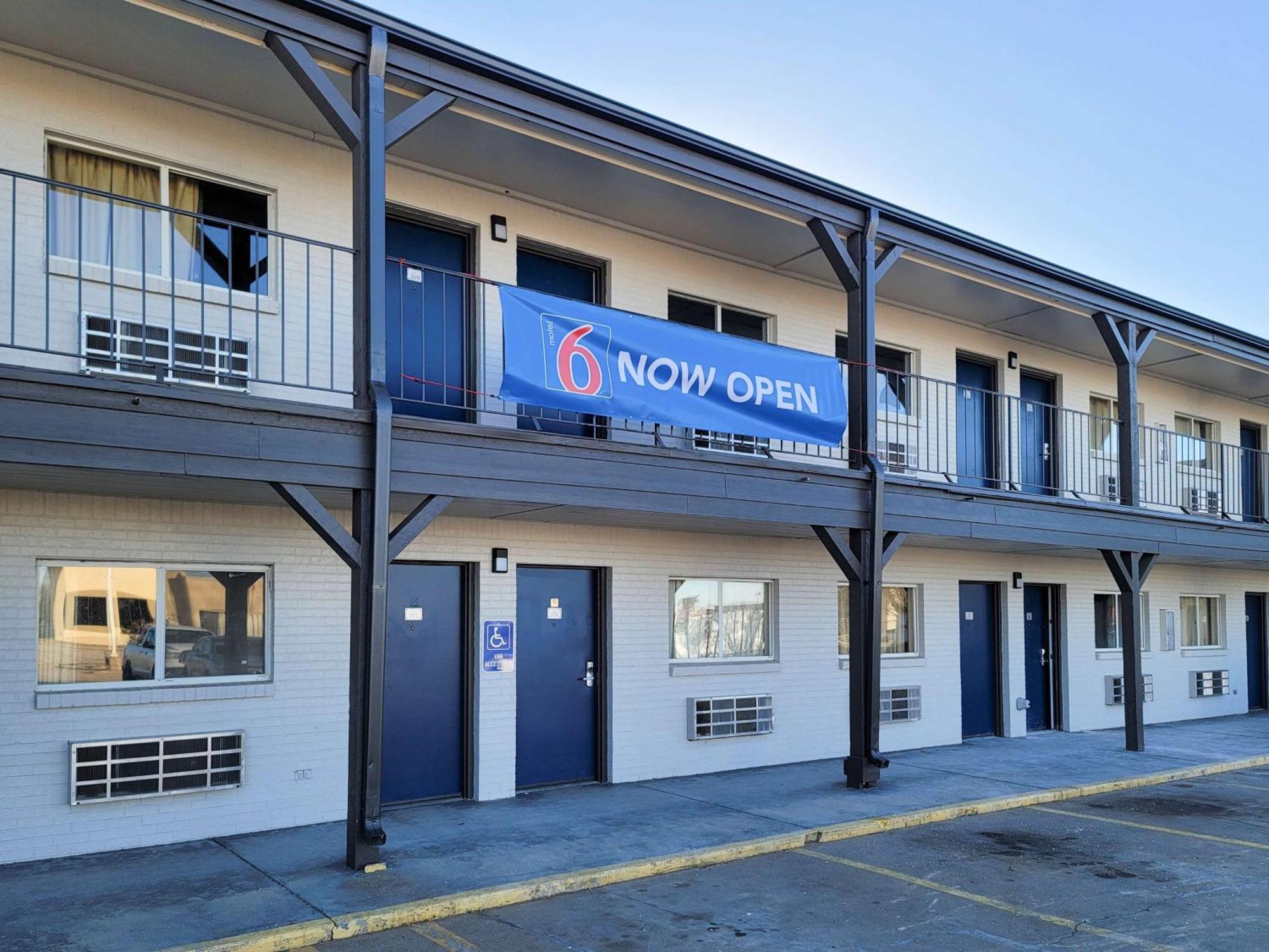 Motel 6 Wichita Ks South I35 Екстериор снимка